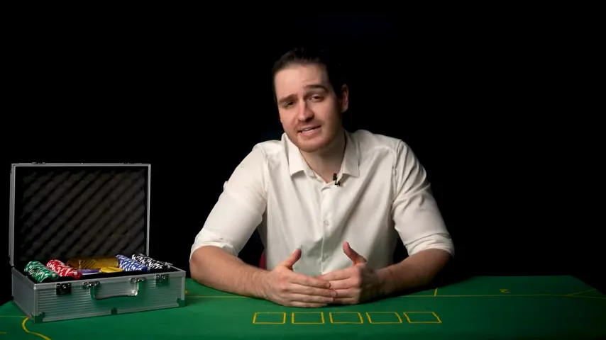 Mesa de ruleta en vivo con crupier real mientras un jugador aplica un sistema de apuestas
